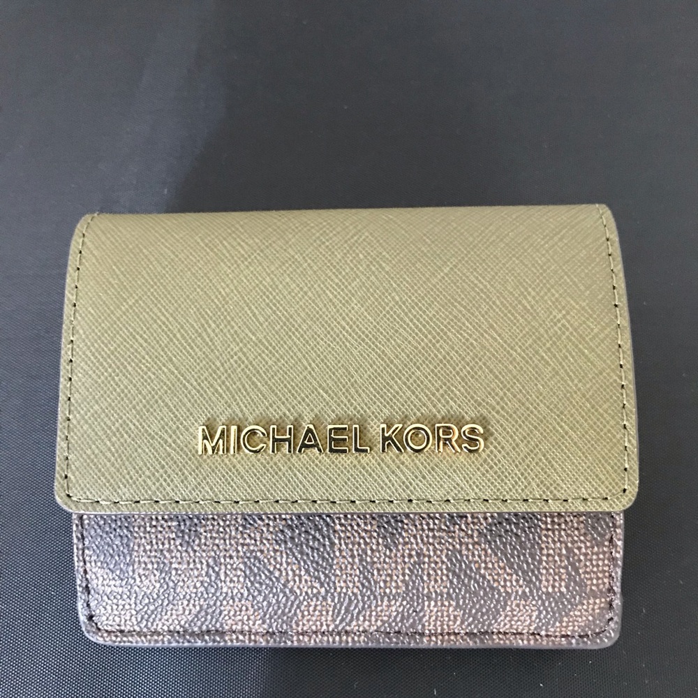 Michael Kors Jet Set Travel Wallet - Picture 6 of 6